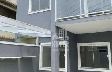 Imagem: A casa possui 3 Dormitórios, 1 Banheiro, 1 Vaga na garagem