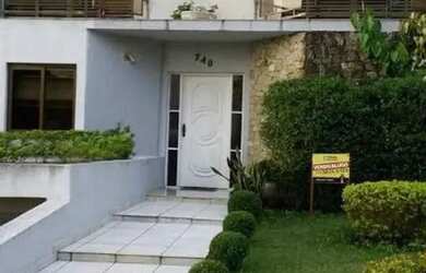 Imagem: A casa em condomínio possui 4 Dormitórios, 3 Banheiros, 4