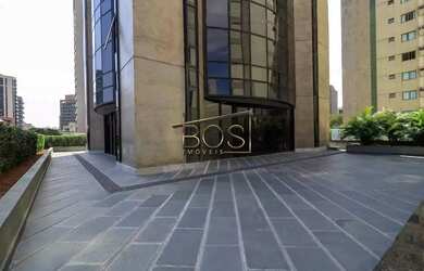 Imagem: O depósito possui 5 Vagas na garagem e 1420m² de Área e está