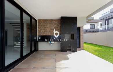 Imagem: A casa em condomínio possui 4 Dormitórios, 5 Banheiros, 4