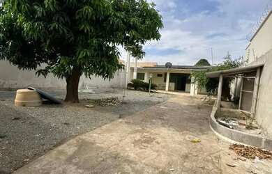 Imagem: A casa à venda possui 3 Dormitórios, 2 Banheiros, 5 Vagas