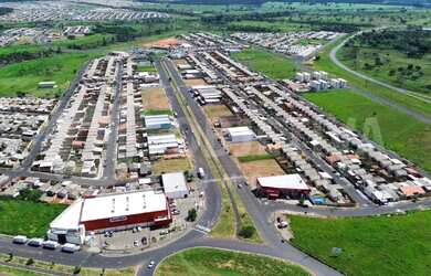 Imagem: O terreno possui 600m² de Área e está localizado em Loteamento