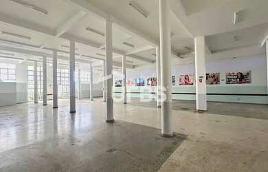 Imagem: O depósito possui 1.280m² de Área e está localizado em