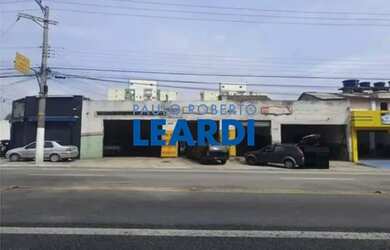 Imagem: O depósito possui 400m² de Área e está localizado em Vila