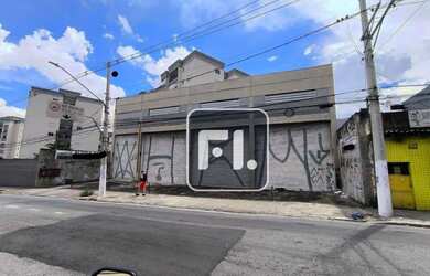 Imagem: O depósito possui 5 Vagas na garagem, 1.320m² de Área e