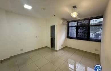 Imagem: O depósito possui 1 Vaga na garagem, 50m² de Área e está