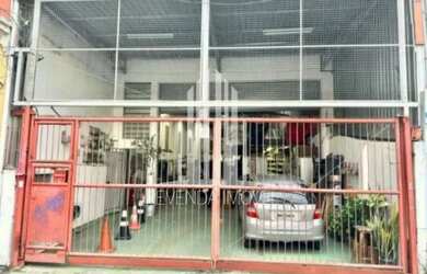 Imagem: O depósito possui 3 Vagas na garagem, 370m² de Área e está