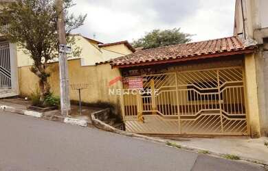 Imagem: A casa possui 3 Dormitórios, 3 Banheiros, 2 Vagas na garagem