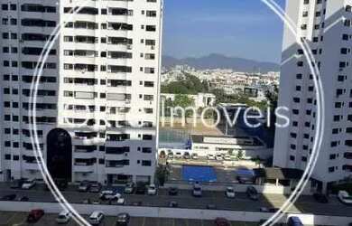 Imagem: O apartamento possui 3 Dormitórios, 2 Banheiros, 2 Vagas na