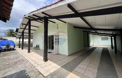 Imagem: A casa possui 5 Dormitórios, 2 Banheiros, 5 Vagas na garagem