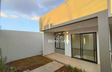 Imagem: A casa possui 5 Dormitórios, 2 Banheiros, 2 Vagas na garagem