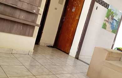 Imagem: O quarto possui Área de serviço, Guarda roupa e está localizado