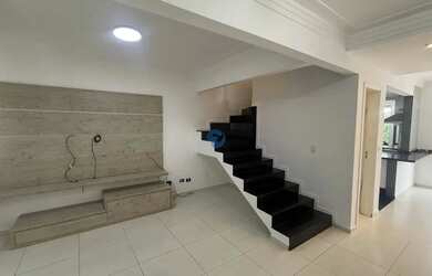 Imagem: A casa em condomínio possui 4 Dormitórios, 2 Banheiros, 2