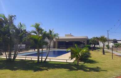 Imagem: A casa em condomínio possui 3 Dormitórios, 3 Banheiros, 2