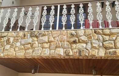 Imagem: A casa em condomínio possui 4 Dormitórios, 3 Banheiros, 2