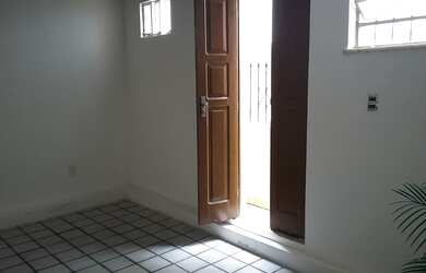 Imagem 5: Casa 2/4 Candeal. Varanda, 75m² de Área, 1 Banheiroe2 Dormitórios