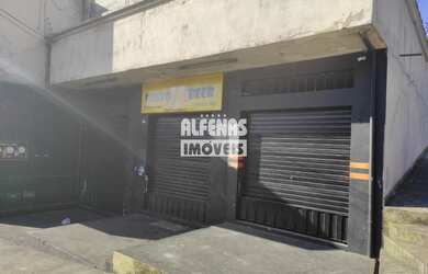 Imagem: A casa possui 4 Dormitórios, 3 Banheiros, 3 Vagas na garagem