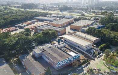 Imagem: O terreno possui 6.453m² de Área e está localizado em Cidade