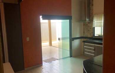 Imagem: A casa em condomínio possui 3 Dormitórios, 4 Banheiros, 4