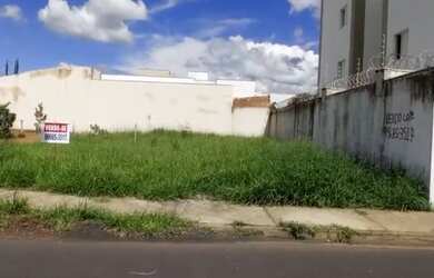 Imagem: O terreno está localizado em Bosque Dos Buritis, Uberlândia