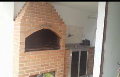 Imagem: A casa possui 3 Dormitórios, 2 Banheiros, 120m² de Área