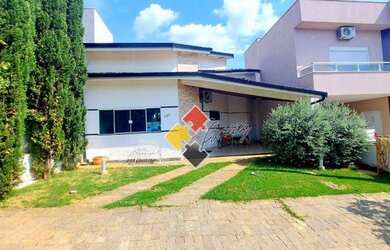 Imagem: A casa em condomínio possui 3 Dormitórios, 4 Banheiros, 2