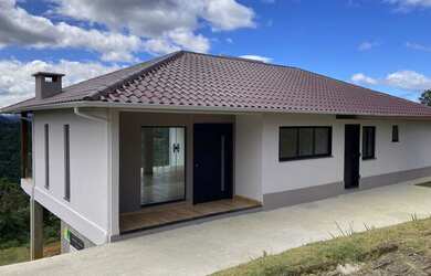 Imagem: A casa em condomínio possui 3 Dormitórios, 3 Banheiros, 1