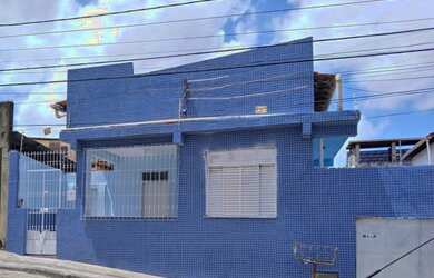 Imagem: A casa possui 5 Dormitórios, 3 Banheiros, 4 Vagas na garagem