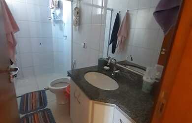 Imagem: O apartamento possui 2 Dormitórios, 2 Banheiros, 1 Vaga na