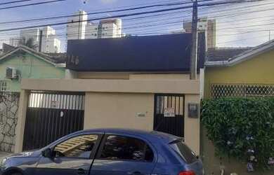 Imagem: A casa possui 2 Dormitórios, 2 Banheiros e 1 Vaga na garagem