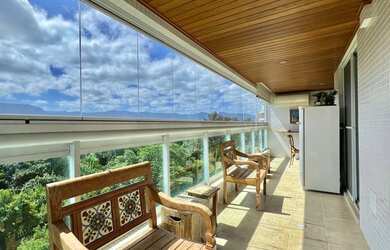 Imagem: O apartamento possui 3 Dormitórios, 1 Banheiro, 2 Vagas na