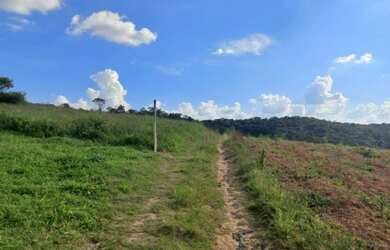 Imagem: O terreno possui 600m² de Área e está localizado em Jardim