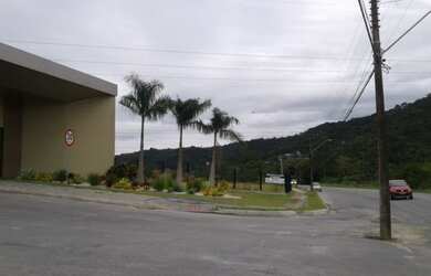 Imagem 2: Condomínio residencial de alto padrão no bairro Ponta Aguda