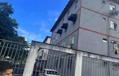 Imagem: O apartamento possui 3 Dormitórios, 1 Banheiro, 1 Vaga na garagem