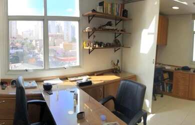 Imagem: O depósito possui 1 Vaga na garagem, 46m² de Área e está