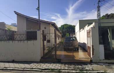 Imagem: O depósito possui 2 Vagas na garagem, 190m² de Área e está