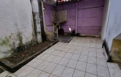 Imagem: A casa possui 1 Dormitório, 1 Banheiro, 40m² de Área e está