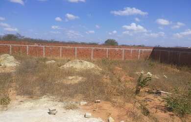 Imagem: O terreno possui 450m² de Área e está localizado em Alto