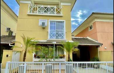 Imagem: A casa em condomínio possui 4 Dormitórios, 4 Banheiros, 2