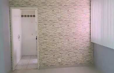 Imagem: O apartamento possui 2 Dormitórios, 1 Banheiro, 1 Vaga na garagem