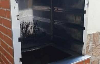 Imagem: A casa possui 1 Dormitório, 1 Vaga na garagem e está localizado