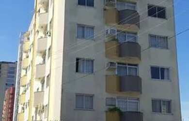 Imagem: O apartamento possui 3 Dormitórios, 1 Banheiro, 1 Vaga na garagem