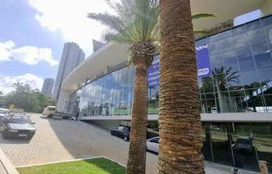 Imagem: O apartamento possui 5 Banheiros, 5 Vagas na garagem, 688m²