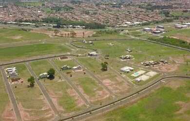 Imagem: O terreno possui 299m² de Área e está localizado em Jardim