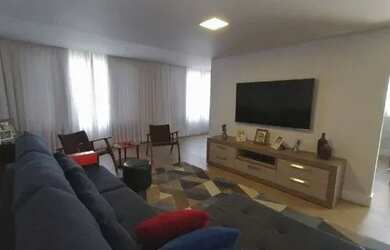 Imagem: A casa possui 3 Dormitórios, 2 Banheiros, 1 Vaga na garagem