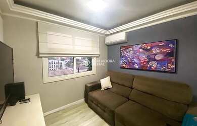 Imagem: O apartamento possui 2 Dormitórios, 1 Banheiro, 1 Vaga na garagem