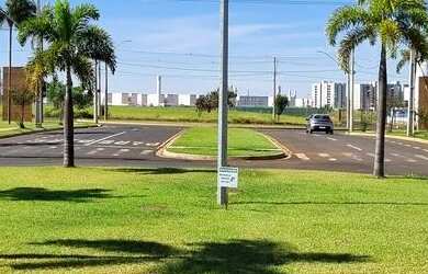 Imagem: A casa possui 2 Dormitórios, 2 Banheiros, 1 Vaga na garagem