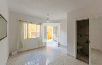 Imagem: A casa para alugar possui 2 Dormitórios, 2 Banheiros, 1 Vaga