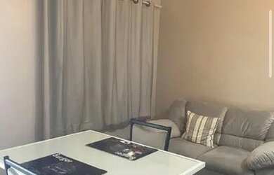 Imagem: O apartamento possui 1 Dormitório, 1 Banheiro, 1 Vaga na garagem