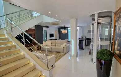 Imagem: A casa em condomínio possui 3 Dormitórios, 5 Banheiros, 3